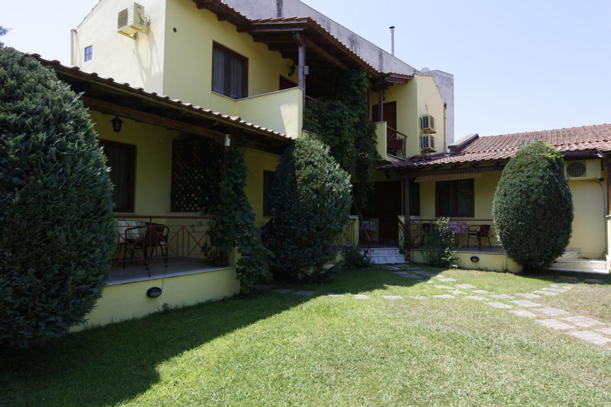 סטאברוס Lotos Apartments מראה חיצוני תמונה