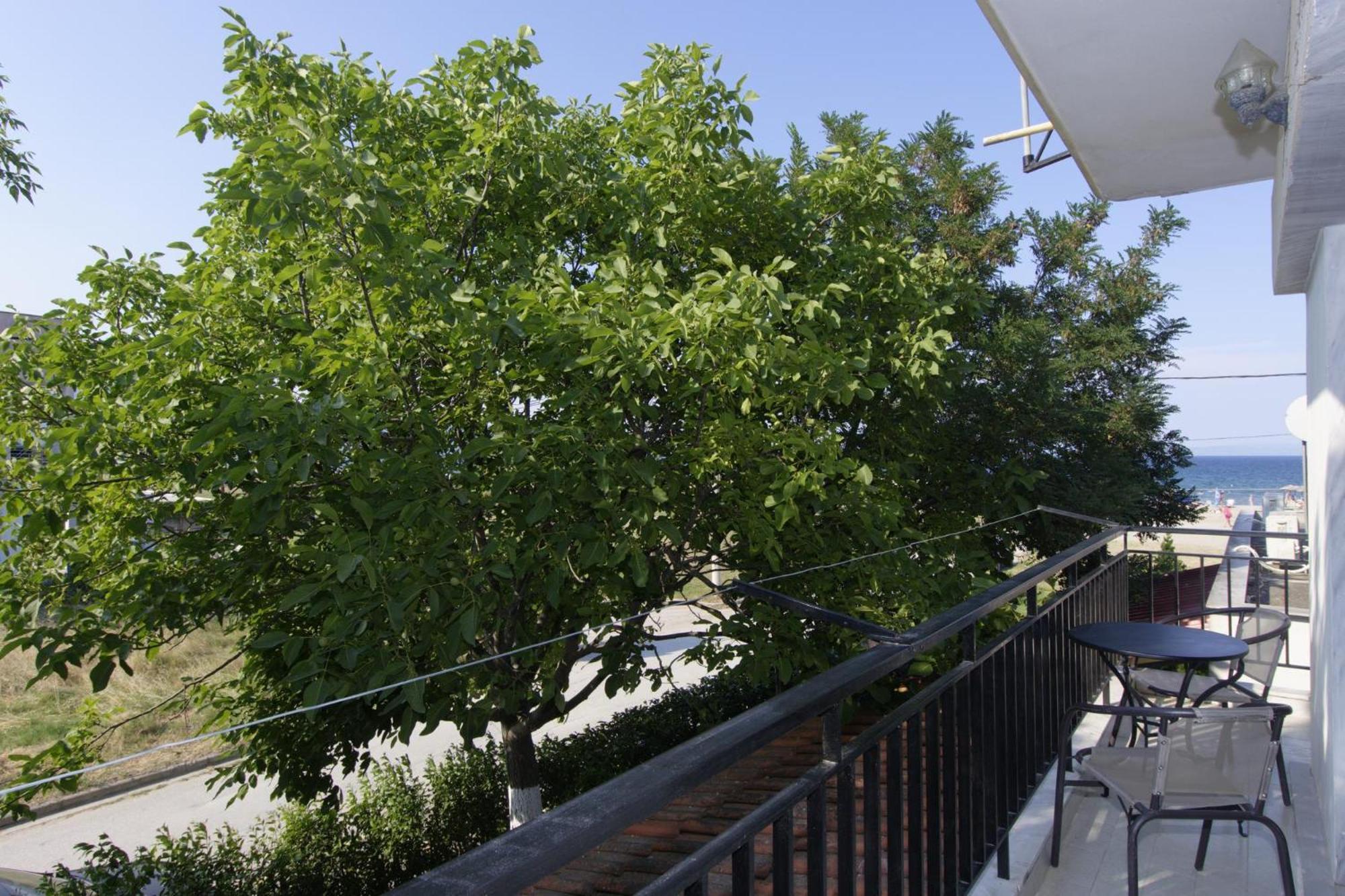 סטאברוס Lotos Apartments מראה חיצוני תמונה
